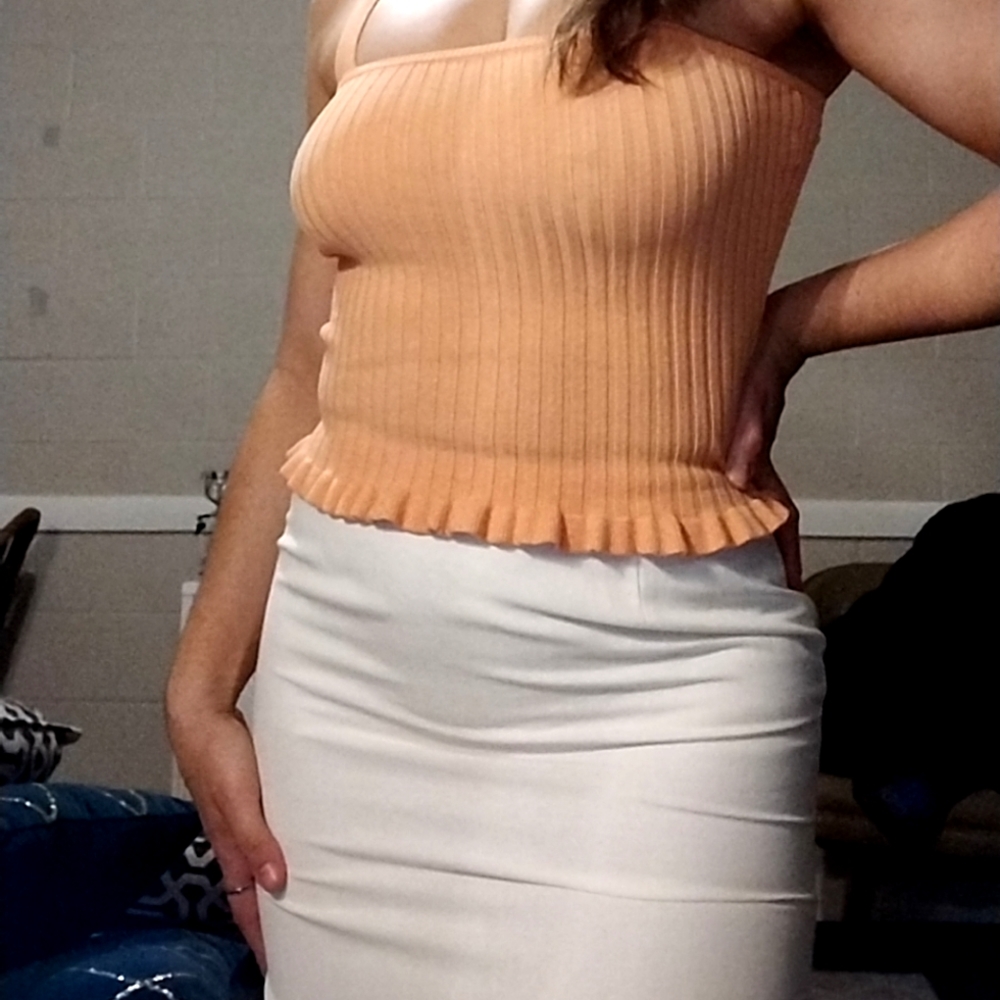 Knee length loft white skirt